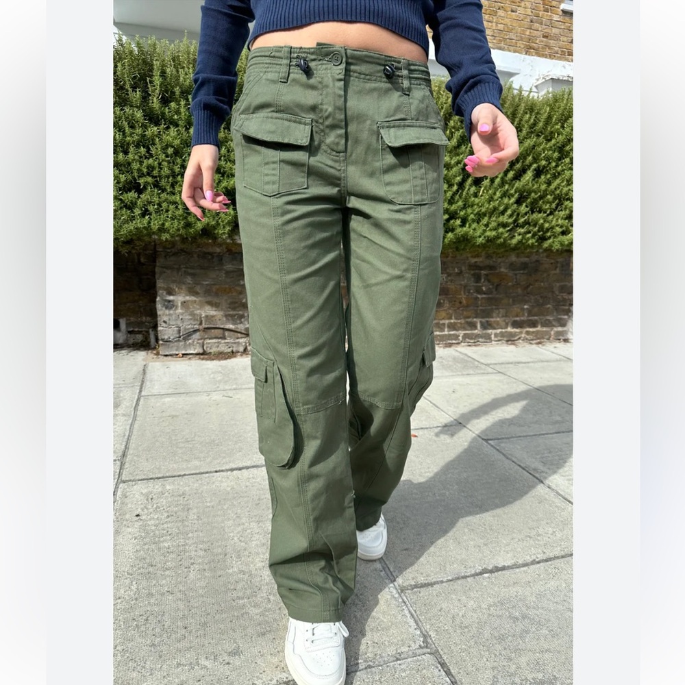 Brandy Melville Kim Cargo Pants Small